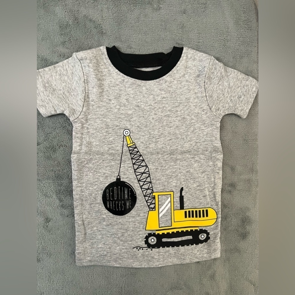 Carter’s boy shirt size 18months. Like New